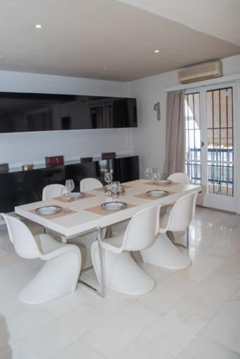 Theodore'S Maisonette Next To The Metro Station Atenas Exterior foto