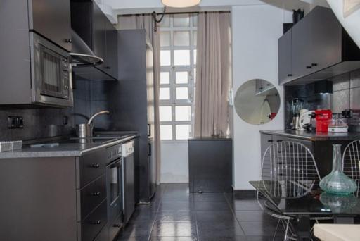 Theodore'S Maisonette Next To The Metro Station Atenas Exterior foto