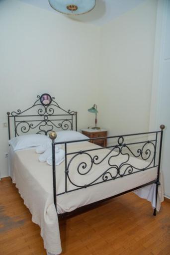 Theodore'S Maisonette Next To The Metro Station Atenas Exterior foto